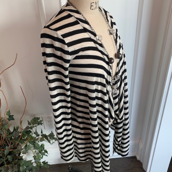 THX Women's Striped Knit Shrug - Picture 5 of 8